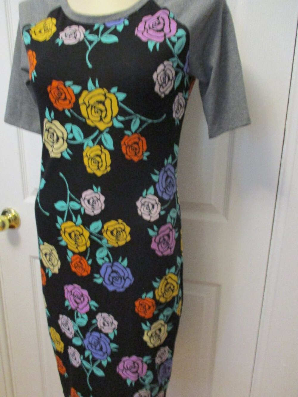 Lularoe Julia Dress Black Multicolored Roses Short Sleeves - Picture 4 of 10